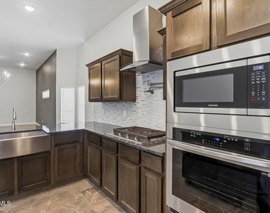 928 Keenland Avenue - Photo Thumbnail 16