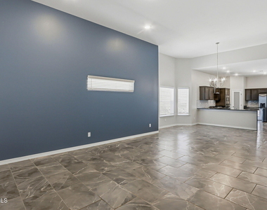 928 Keenland Avenue - Photo Thumbnail 4