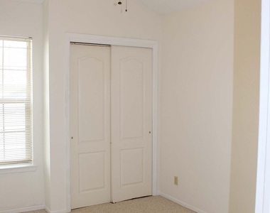 1720 Firehouse Drive - Photo Thumbnail 14