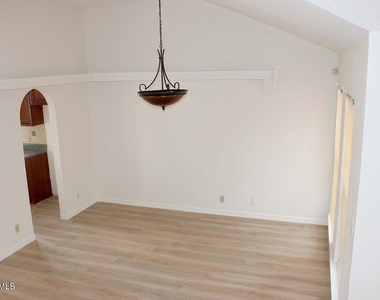 1720 Firehouse Drive - Photo Thumbnail 5