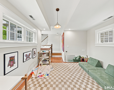 11 Belaire Drive - Photo Thumbnail 15