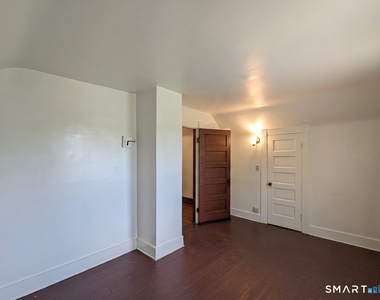 24 Thompson Court - Photo Thumbnail 13