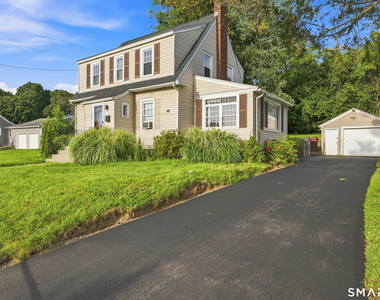 109 Johnson Street - Photo Thumbnail 2