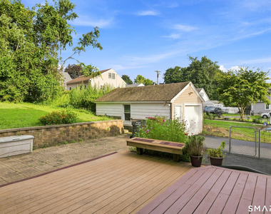 109 Johnson Street - Photo Thumbnail 4