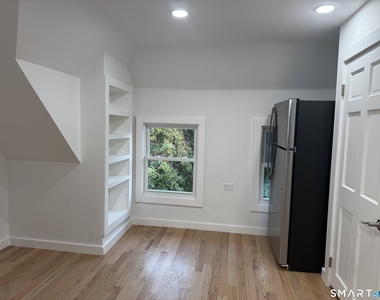 263 Hawley Avenue - Photo Thumbnail 4