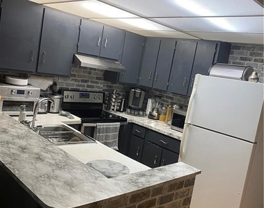 1645 Quinnipiac Avenue - Photo Thumbnail 8