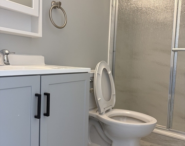 284 Linwood Avenue - Photo Thumbnail 7