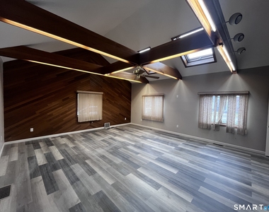 409 Oak Avenue - Photo Thumbnail 4
