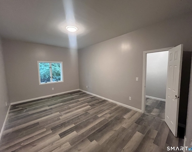 409 Oak Avenue - Photo Thumbnail 16