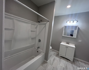 409 Oak Avenue - Photo Thumbnail 11