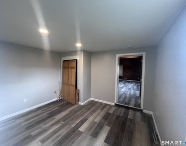 409 Oak Avenue - Photo Thumbnail 13