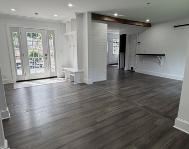 32 Chestnut Hill Road - Photo Thumbnail 3
