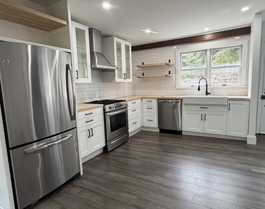 32 Chestnut Hill Road - Photo Thumbnail 4