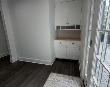 32 Chestnut Hill Road - Photo Thumbnail 2