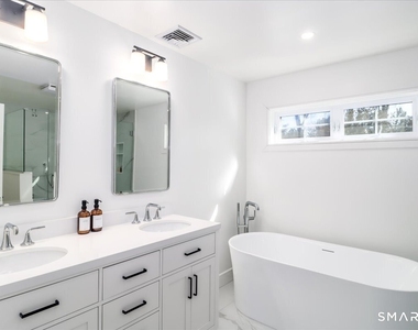 58 Davenport Drive - Photo Thumbnail 11