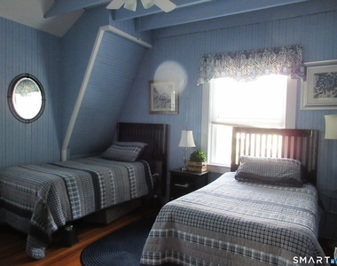 10 Elliott Avenue - Photo Thumbnail 12
