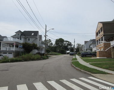 10 Elliott Avenue - Photo Thumbnail 16