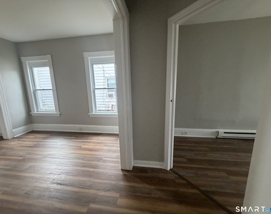 990 Pembroke Street - Photo Thumbnail 7