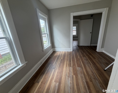990 Pembroke Street - Photo Thumbnail 6
