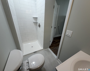 990 Pembroke Street - Photo Thumbnail 13