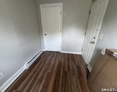 990 Pembroke Street - Photo Thumbnail 11