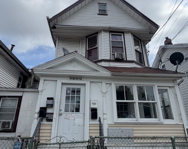 990 Pembroke Street - Photo Thumbnail 14
