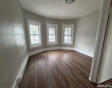 990 Pembroke Street - Photo Thumbnail 9