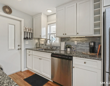 22 West Walk - Photo Thumbnail 6