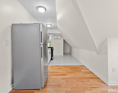 693 Dixwell Avenue - Photo Thumbnail 4