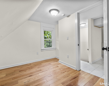 693 Dixwell Avenue - Photo Thumbnail 12