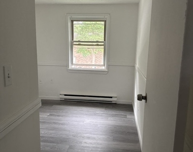 21 Hurlburt Street - Photo Thumbnail 5