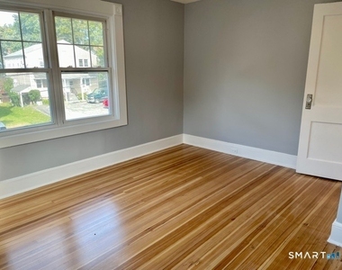 31 Faucett Street - Photo Thumbnail 8