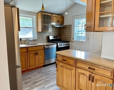 31 Faucett Street - Photo Thumbnail 6