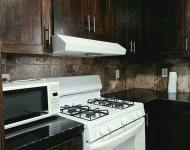1144 Hancock Avenue - Photo Thumbnail 13