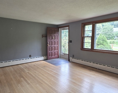 453 Strickland Street - Photo Thumbnail 5