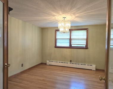 453 Strickland Street - Photo Thumbnail 12