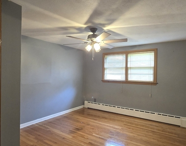 453 Strickland Street - Photo Thumbnail 15