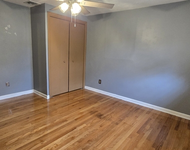 453 Strickland Street - Photo Thumbnail 16