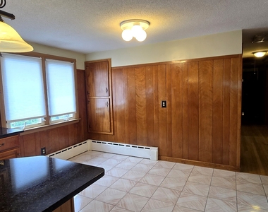 453 Strickland Street - Photo Thumbnail 10