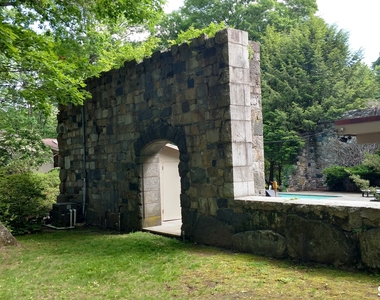 69 Studio Road - Photo Thumbnail 6