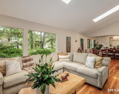 69 Studio Road - Photo Thumbnail 9