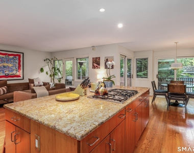 69 Studio Road - Photo Thumbnail 12