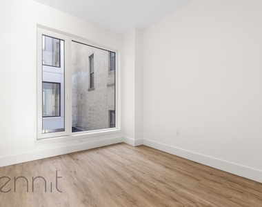 35 Kingston Avenue - Photo Thumbnail 3