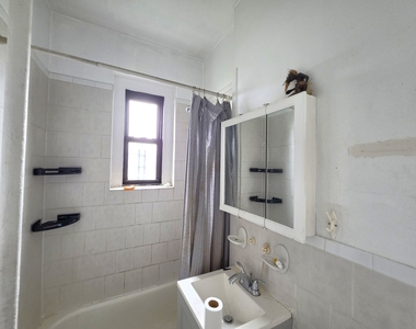 21-15 33rd Street - Photo Thumbnail 4