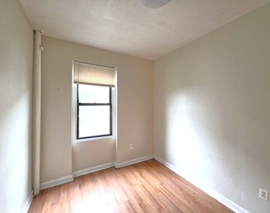 21-15 33rd Street - Photo Thumbnail 2
