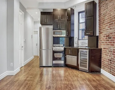 246 Mott Street - Photo Thumbnail 2