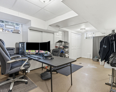 739 Crystal Drive - Photo Thumbnail 23