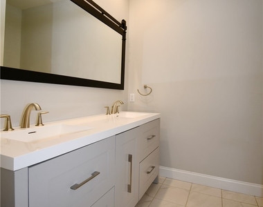 212 Park Pl - Photo Thumbnail 13
