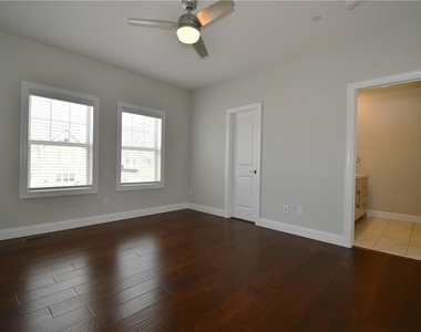 212 Park Pl - Photo Thumbnail 12