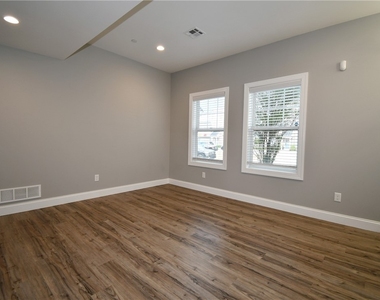 212 Park Pl - Photo Thumbnail 23